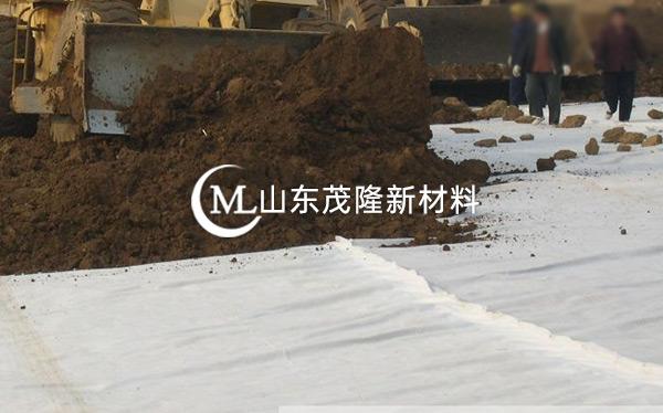《齊齊哈爾垃圾填埋場》土工布、土工膜施工