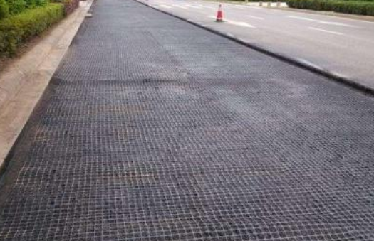 瀝青路面施工為什么需要土工格柵?