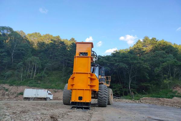 路基工程中高速液壓機(jī)與土工格柵相比哪個(gè)更好？