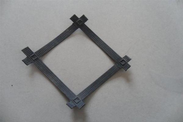 凸結(jié)點(diǎn)土工格柵的特點(diǎn)有哪些？