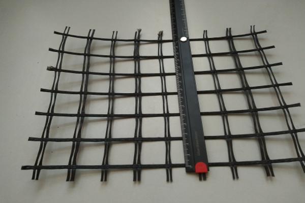 土工格柵在軟土路基應(yīng)用中有哪些重要的用途呢？