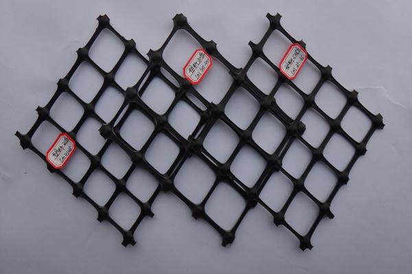了解300g雙向拉伸塑料土工格柵的特點(diǎn)和優(yōu)勢(shì)